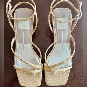 DOLCE VITA BAYLOR HEELS LT NATURAL RAFFIA